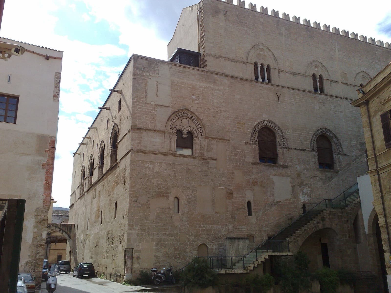 Palazzo Chiaramonte Steri, sede del Rettorato dell'Università di Palermo, con le sue bifore medievali